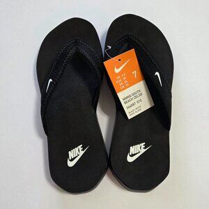 NWT -- Nike Women’s South Beach Celso Flip Flops – Black/White – Size 7